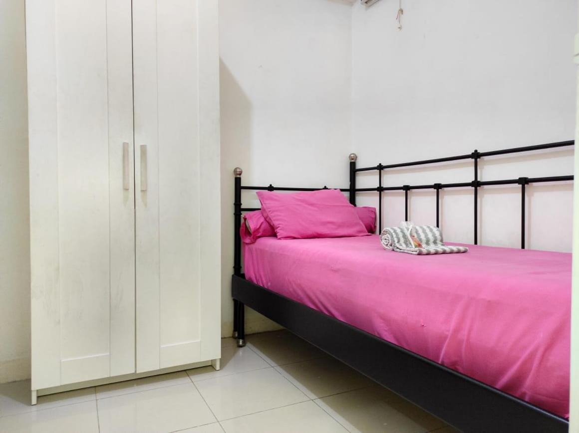 Apartemen Bassura City By Globy Property Jakarta Exteriör bild